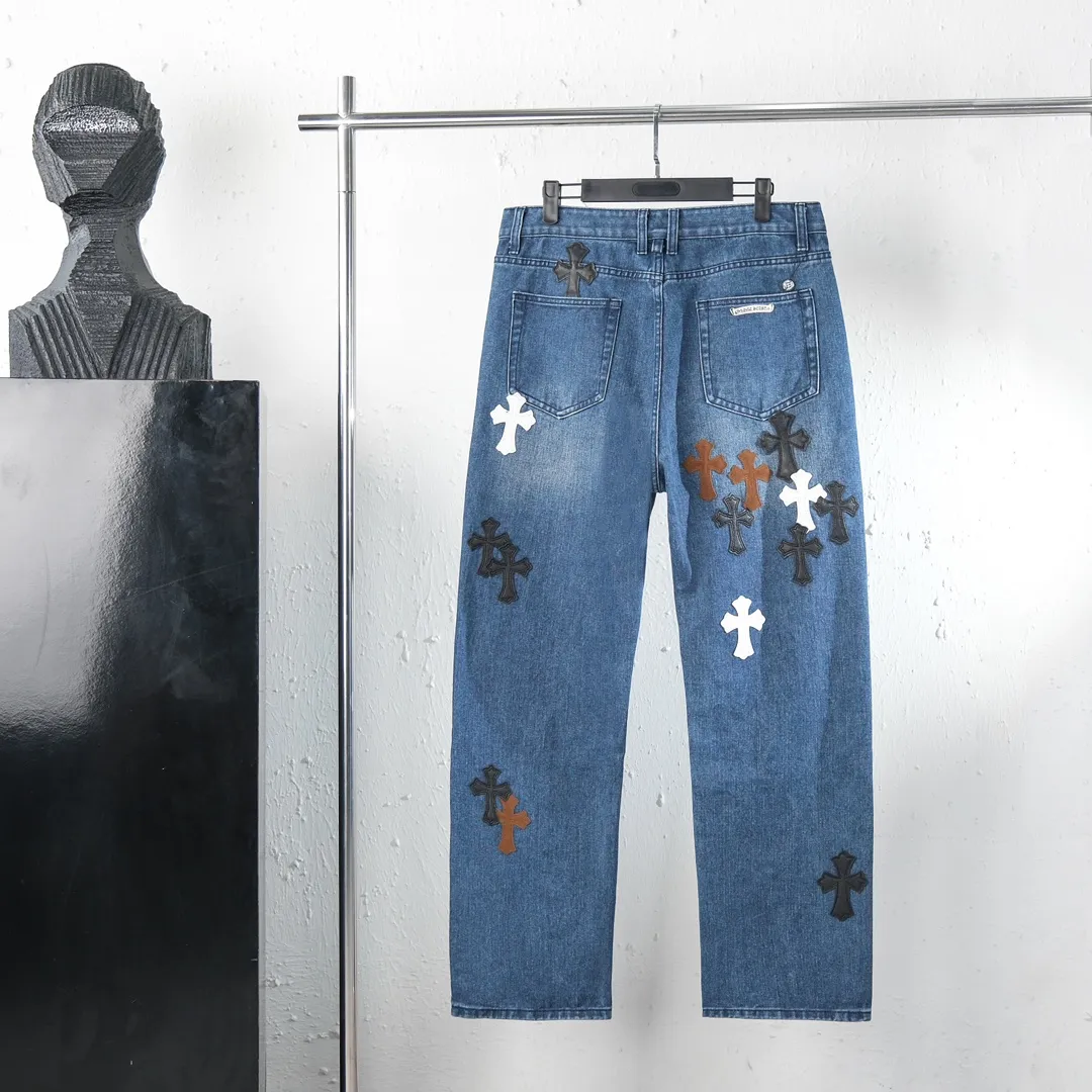 P280 (top replica) [New] Chrome Hearts Matty Boy Sex Records series limited leather multi-color high street work jeans - ch jeans need to be washed and then disassembled and hand-stitched with sheepskin cross leather and then spliced ​​to complete. The whole process is too complicated to explain. The texture can be seen in hand, and it’s all about looking good. These are the most beautiful pants in Crowe’s heart. They are made of beaded canvas fabric, and heavy washing makes the upper body of the fabric more textured, and the pants shape is tall and straight! The three-dimensional cutting of the whole trousers is a masterpiece! The hardware is customized by zp. The beaded canvas fabric is thick and soft after being washed. It has good breathability. Customized small leather label. Unique design. The details are simple and elegant, and the workmanship is exquisite. The whole trousers are neatly routed and the details are in place! It’s so cool that both men and women can easily control the trend of gender-neutral shorts!  Color: Blue Size: Corresponding sizes S-XXL, detailed sizes can be found in Figure 9